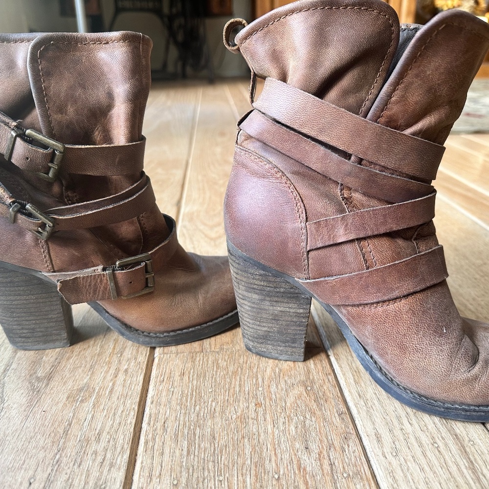 Steve Madden Brown Suede Booties